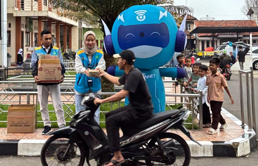 ICONNET Jawa Barat Gelar Aksi Bagi-Bagi Takjil di Bulan Ramadan Dengan Program HIKMAH